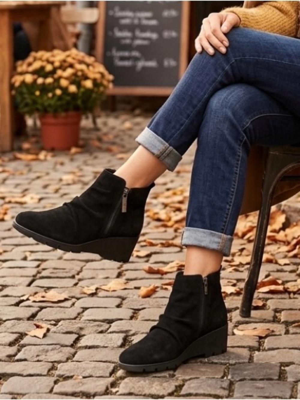 The FLEXX Black Suede Ankle Boots Women's Size US 8 EU 39 Wedge Side Zip